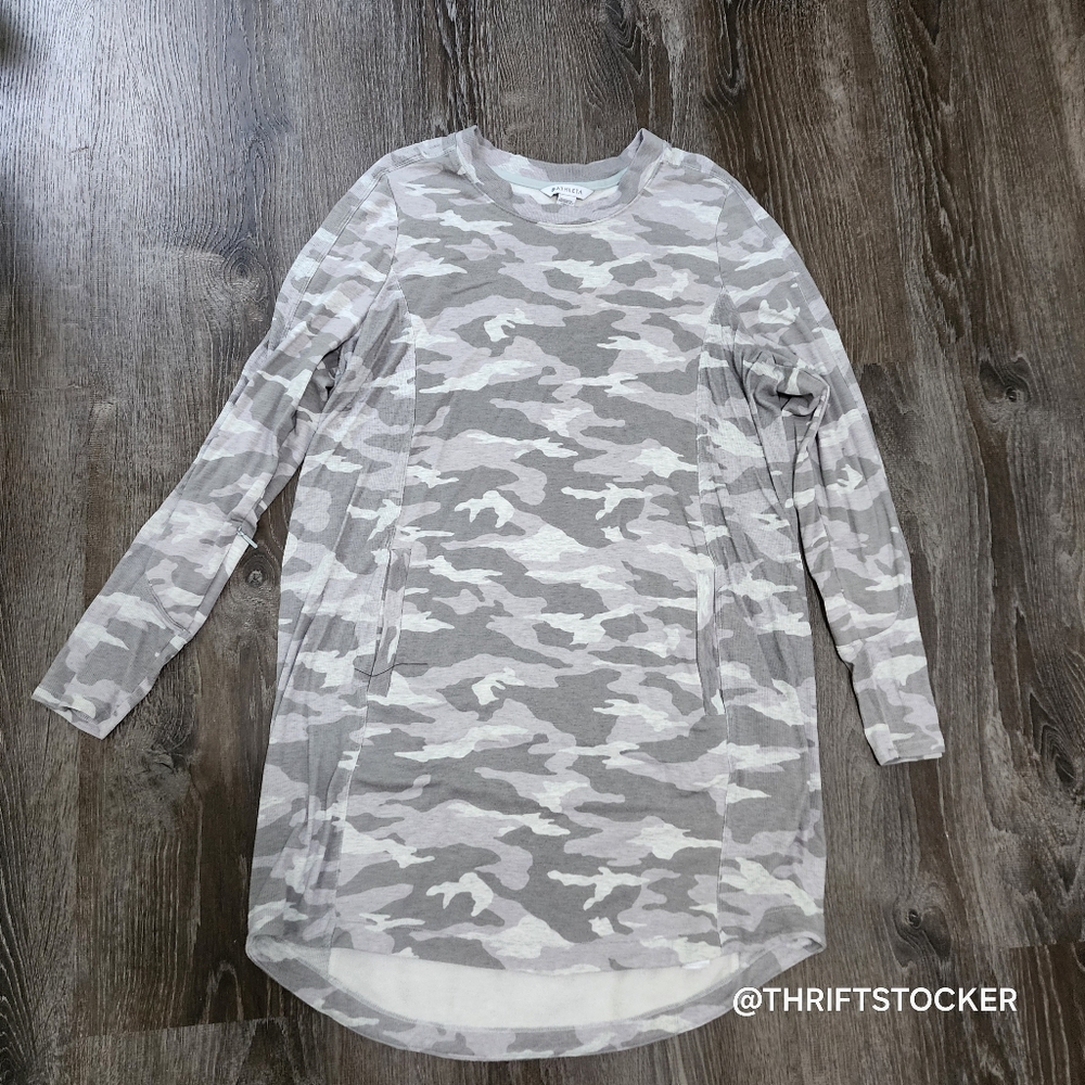 Athleta Gray Camo Print Long Sleeve Dress With Pockets - Picture 2 of 12